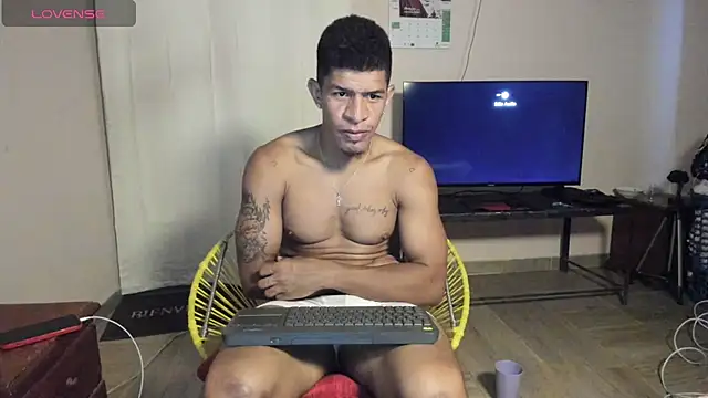antonio_aguilarx 웹캠 쇼