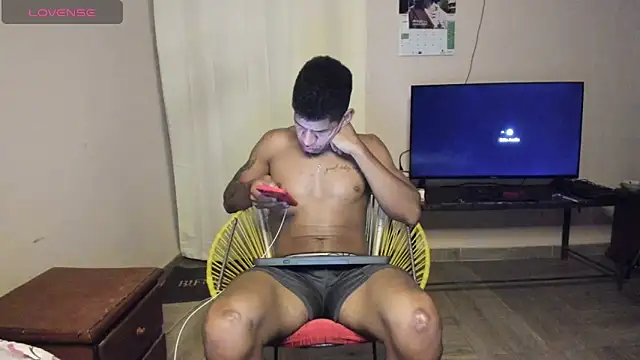 antonio_aguilarxのウェブカメラショー