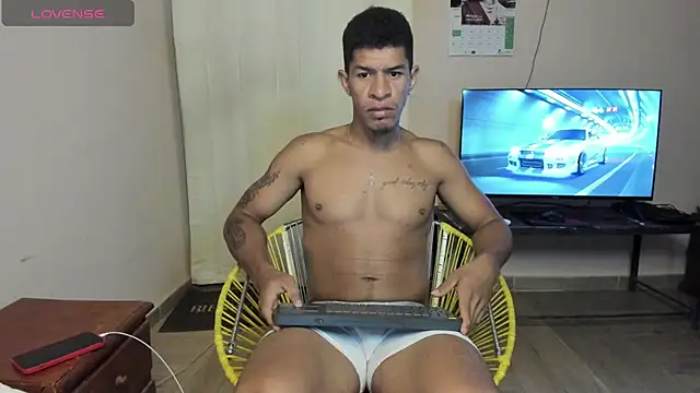 antonio_aguilarx Show Webcam