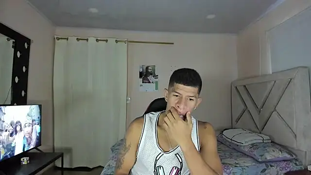 Toptony22's Webcam Show
