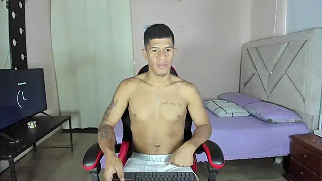 Toptony22's Webcam Show