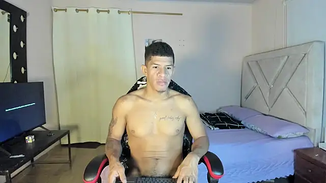 Toptony22 Adlı Modelin Web Kamerası Şovu