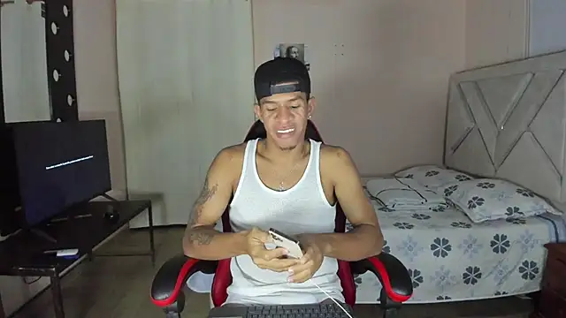 Toptony22 Webcam show