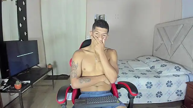 Toptony22 Show Webcam