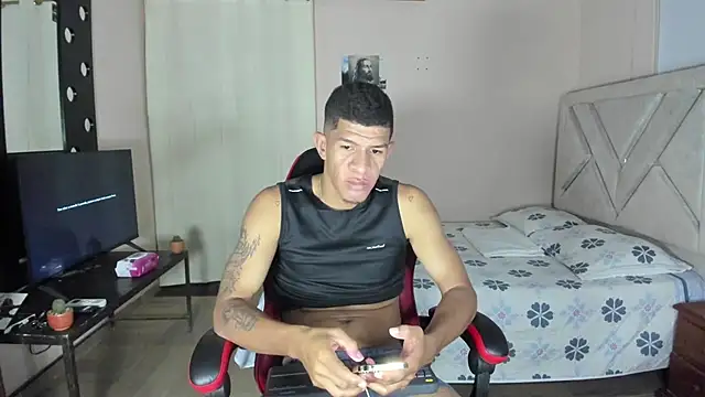 Toptony22 Show Webcam