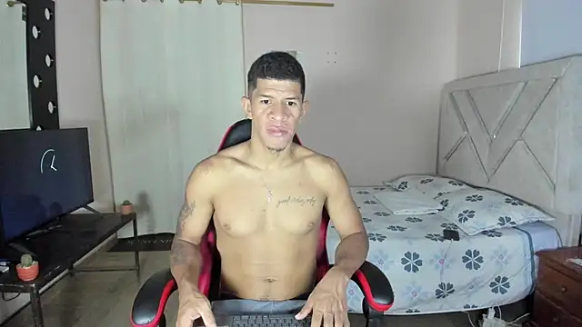 Toptony22 Adlı Modelin Web Kamerası Şovu