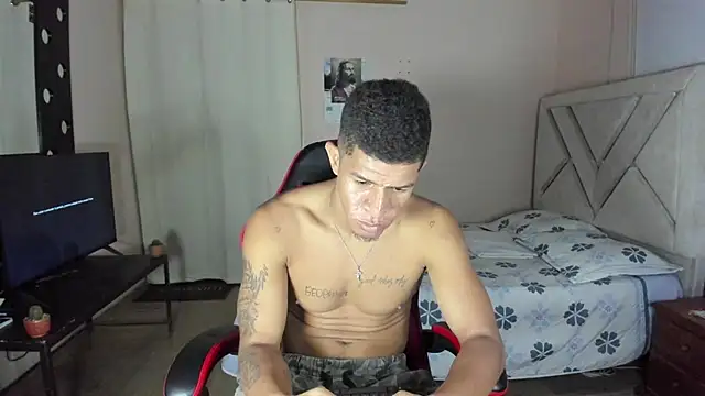 Toptony22's Webcam Show
