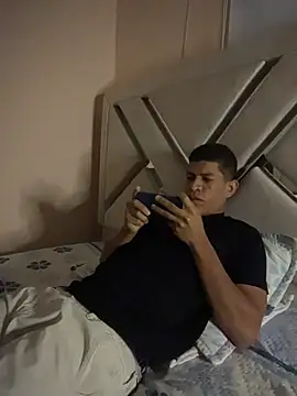 Toptony22 webcam show