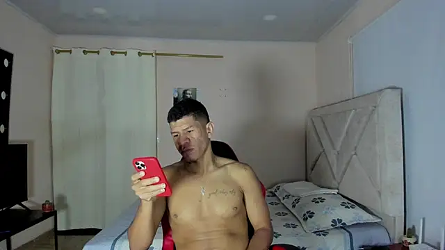 Toptony22 Show in webcam