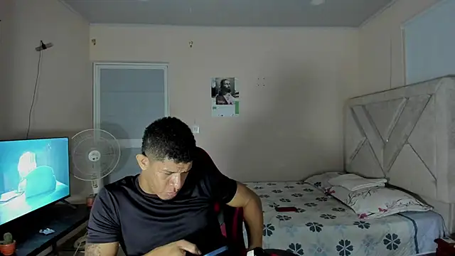 Toptony22 webcam show