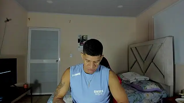 Felipe-ReyesF4 Webcam-Show
