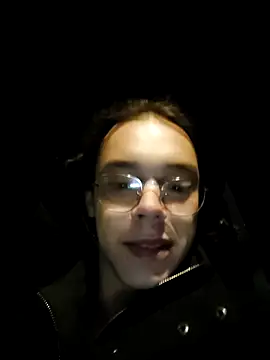 Show modela YessuRisk na web-kameri