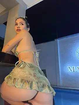 EmmaJhoons Adlı Modelin Canlı XXX Sohbeti