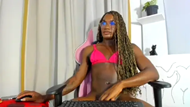 Black_shai01's Webcam Show