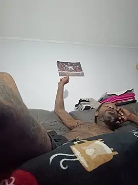 Boozle666 Show in webcam