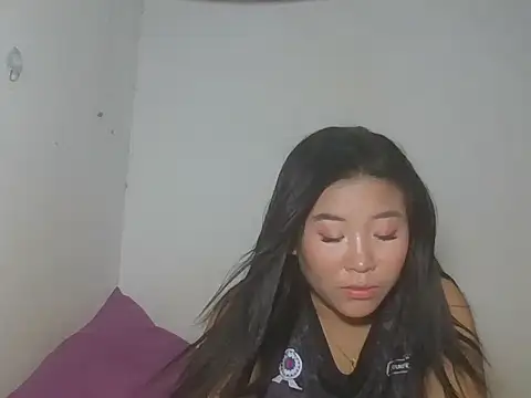 Zyeiii 라이브 XXX 채팅
