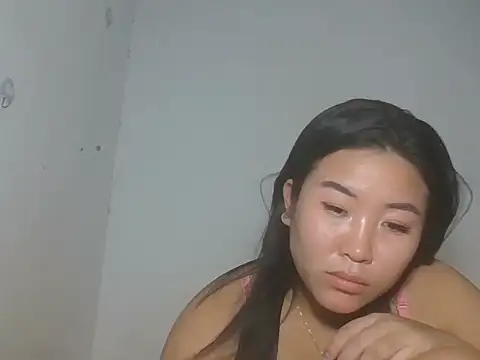 Zyeiii Chat XXX live