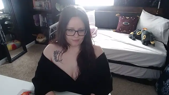 HazeyViolet333 Show in webcam