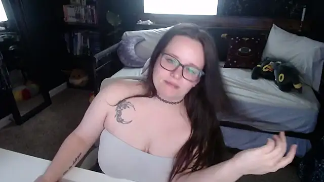 HazeyViolet333 webkamerás műsora
