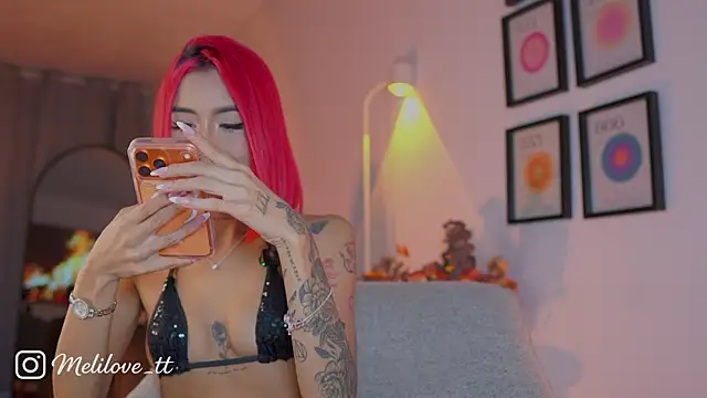 MelyTaylor_ Adlı Modelin Canlı XXX Sohbeti