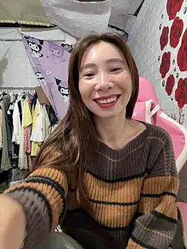 Adela-222's Live XXX Chat