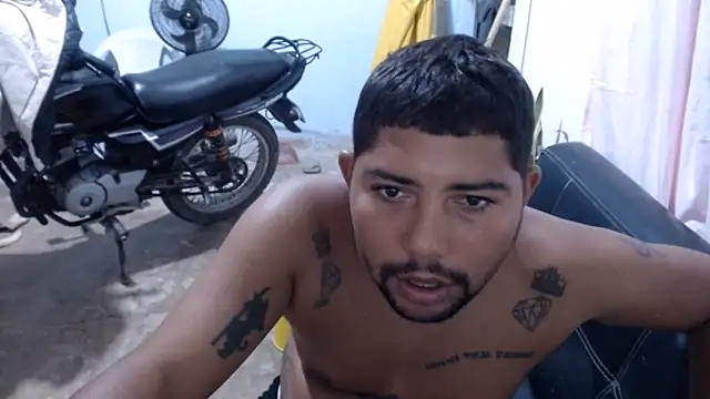 master_juju1924 Chat XXX in diretta