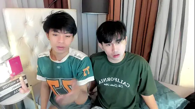 davincihugecock Pertunjukan Webcam