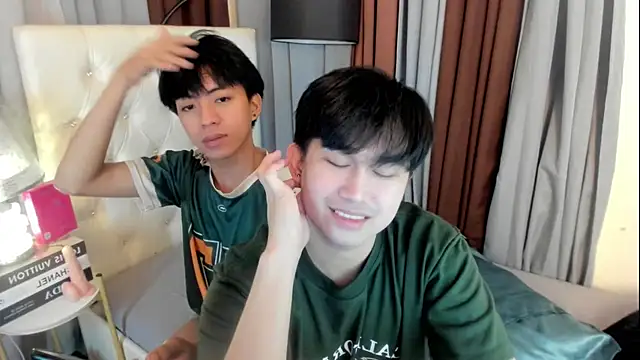davincihugecock Pertunjukan Webcam