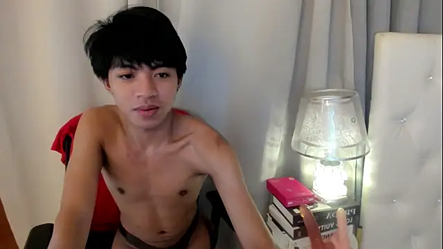 Show modela davincihugecock na web-kameri
