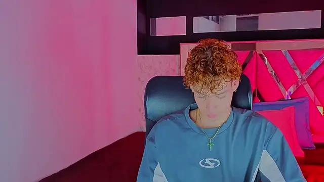 nova_salvatore Show Webcam