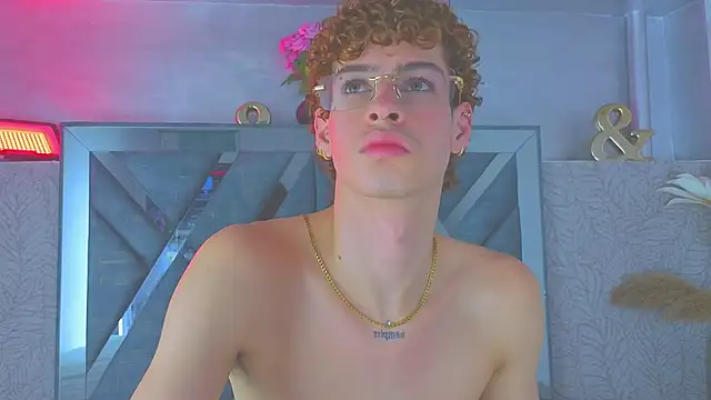 nova_salvatore Pertunjukan Webcam