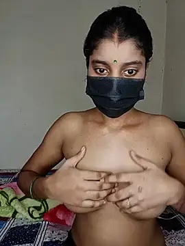 Pokazy przed kamerką – Erotic-Girl