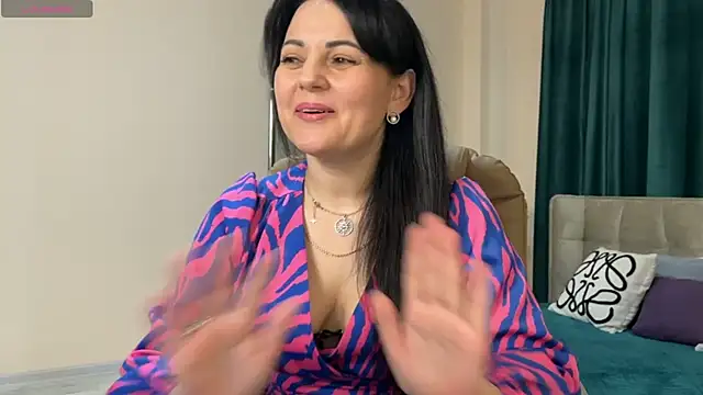_SilkyShadow_ Live XXX-chat