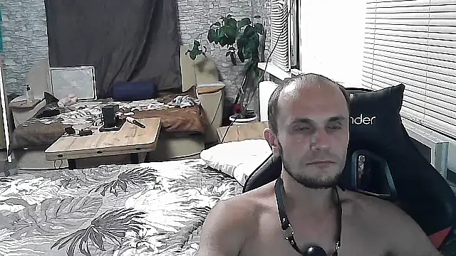 Straponist888's Webcam Show