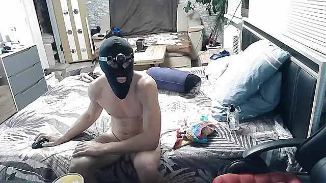 הופעת וובקאם של Straponist888