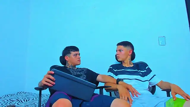 Thomas-Wil Шоу с уебкамера