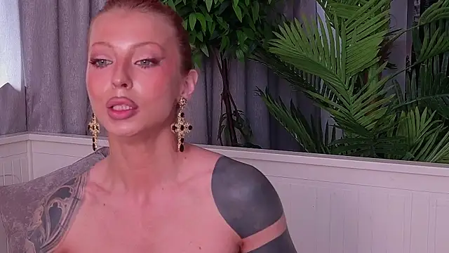 LanaReals Chat XXX live