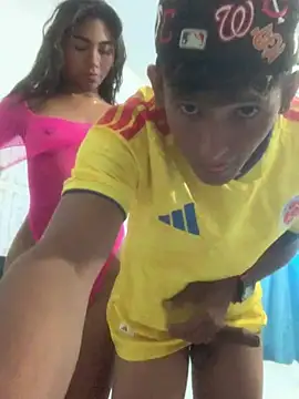 GeorgiandCoi Show in webcam