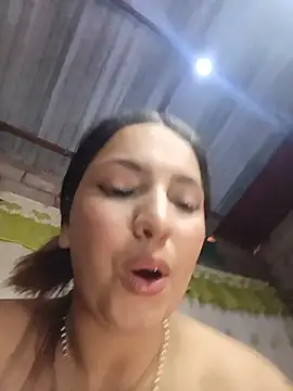 Linda_Dadhe Show in webcam
