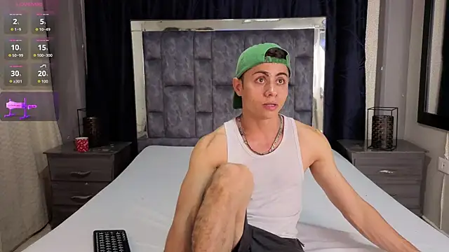 LeoMonnroe Show in webcam