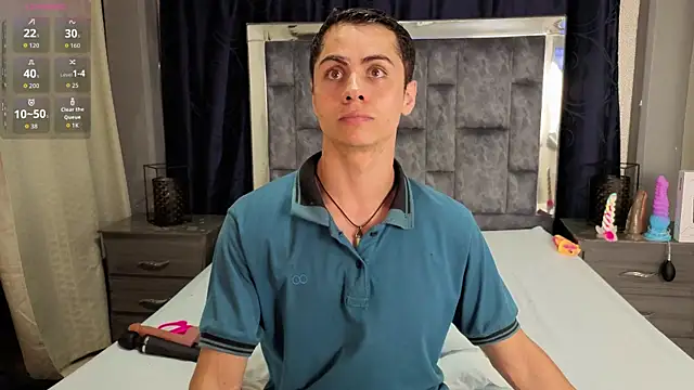 הופעת וובקאם של LeoMonnroe