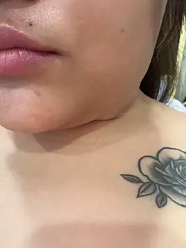 Rosy_BabyDoll Pertunjukan Webcam