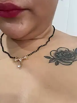 Rosy_BabyDoll Show in webcam