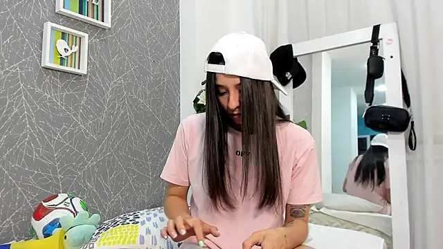 ViictoriiaSaenz's Live XXX Chat