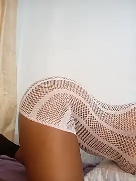 CreamyCupCake_96 webkamerás műsora