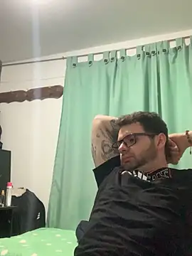 Baphomet212341 Show in webcam