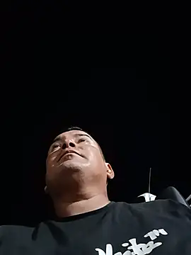 צ'אט XXX בשידור חי של Romeo_sex15