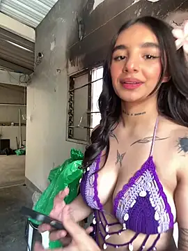 Abriil_cutee Adlı Modelin Canlı XXX Sohbeti