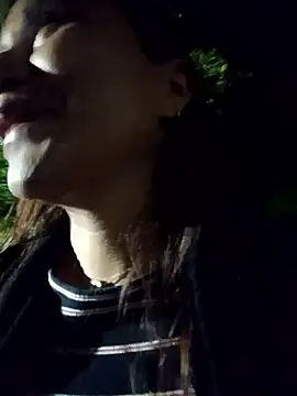 LeticiaHinkley: διαδικτυακό σόου στην κάμερα