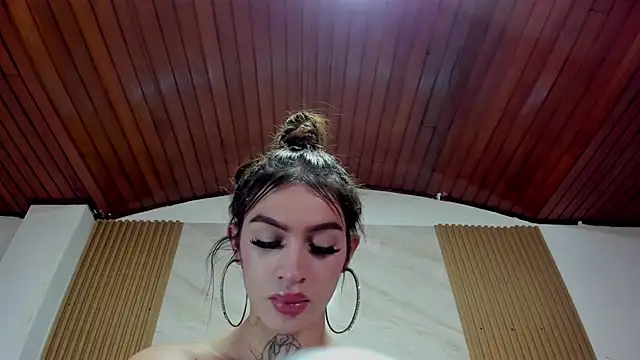 lizz_lunna Adlı Modelin Web Kamerası Şovu